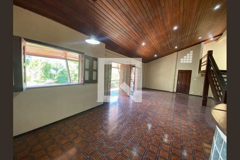 Rental house with 6 bedrooms and 704 m² — photo 41