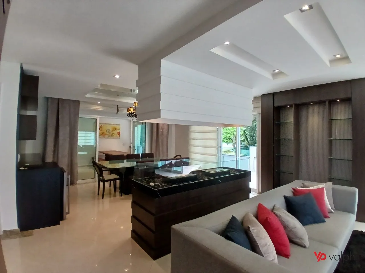4-bedroom house with a grill on the balcony — photo 6