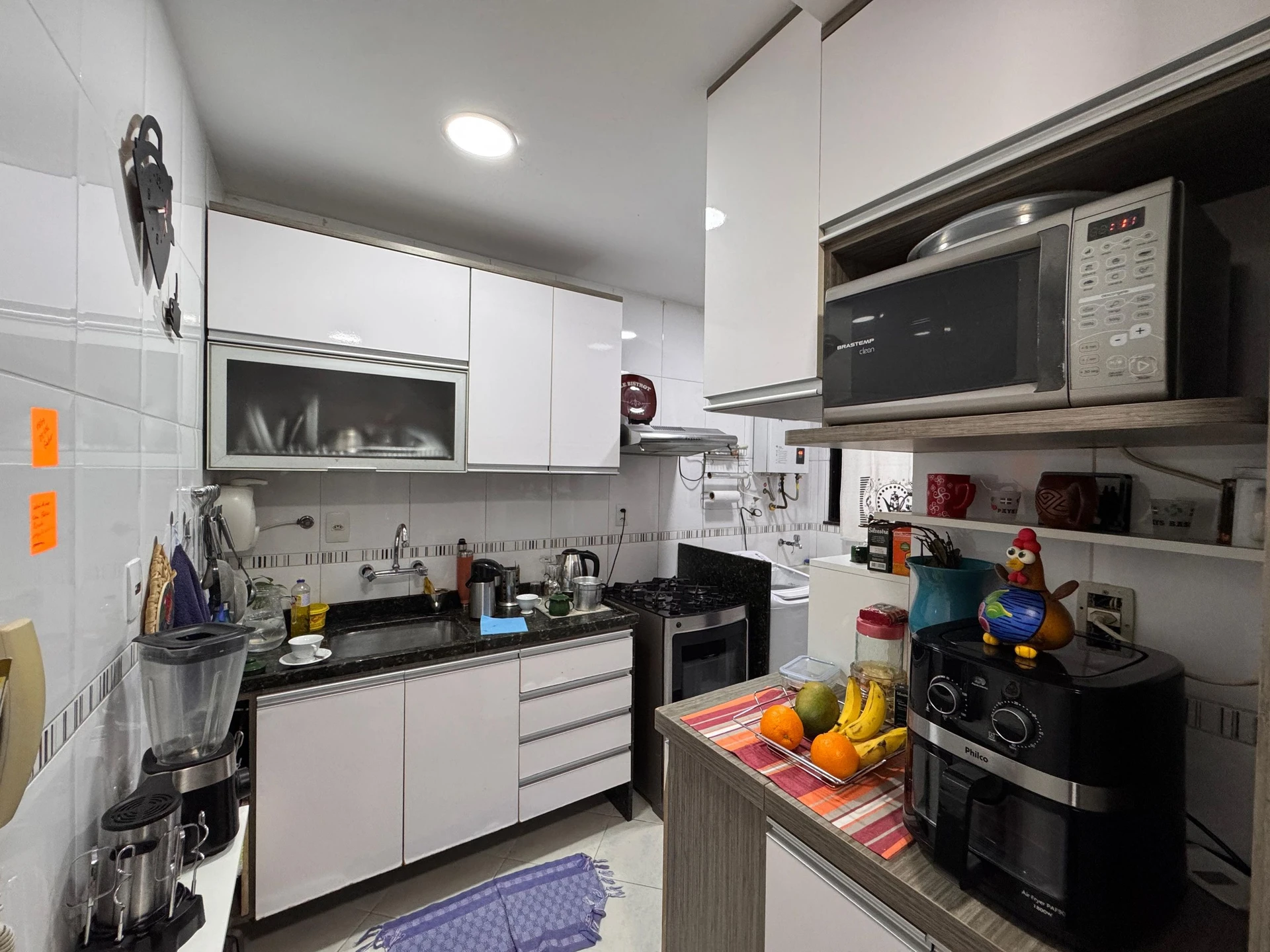 Walk-in closet in a 3-bedroom apartment, 130 m² — photo 9