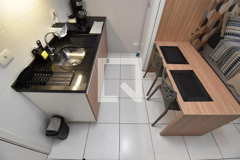 Kitnet amueblada de 27 m² con 1 plaza y 1 dormitorio — photo 11