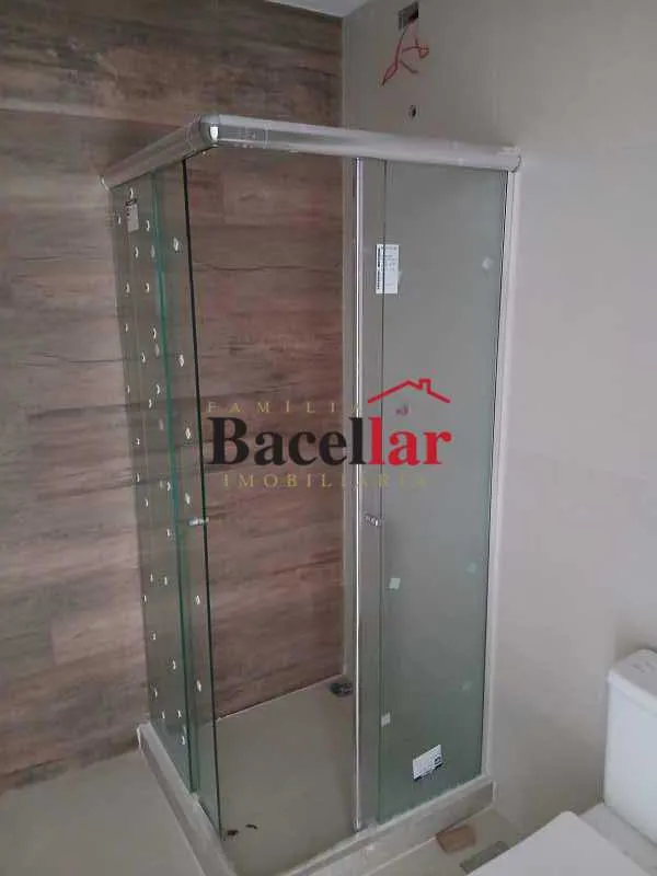 Apartamento de 1 quarto com janelas do piso ao teto, Centro — photo 6