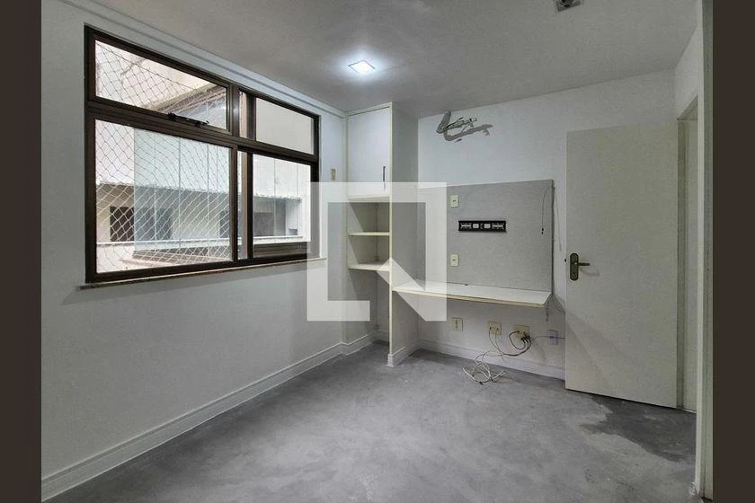 2-bedroom apartment with a walk-in closet — photo 11