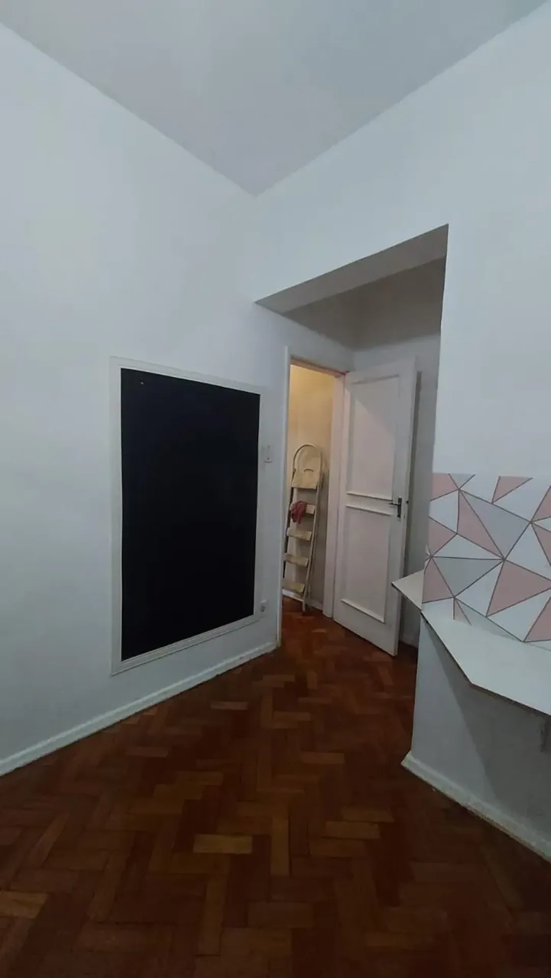Apartamento mobiliado de 55 m² com 3 quartos e mesa — photo 13