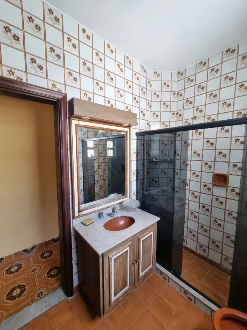2-bedroom apartment with a mountain view — photo 15