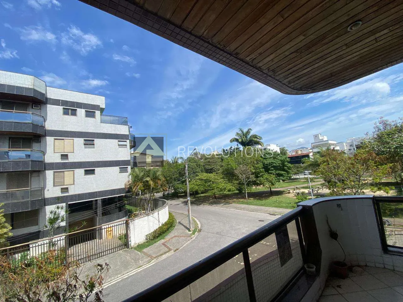Park view in a 4-bedroom apartment, 125 m² — photo 12