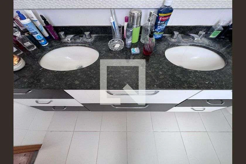 Condo house with 6 en-suite bedrooms and private garden — photo 24