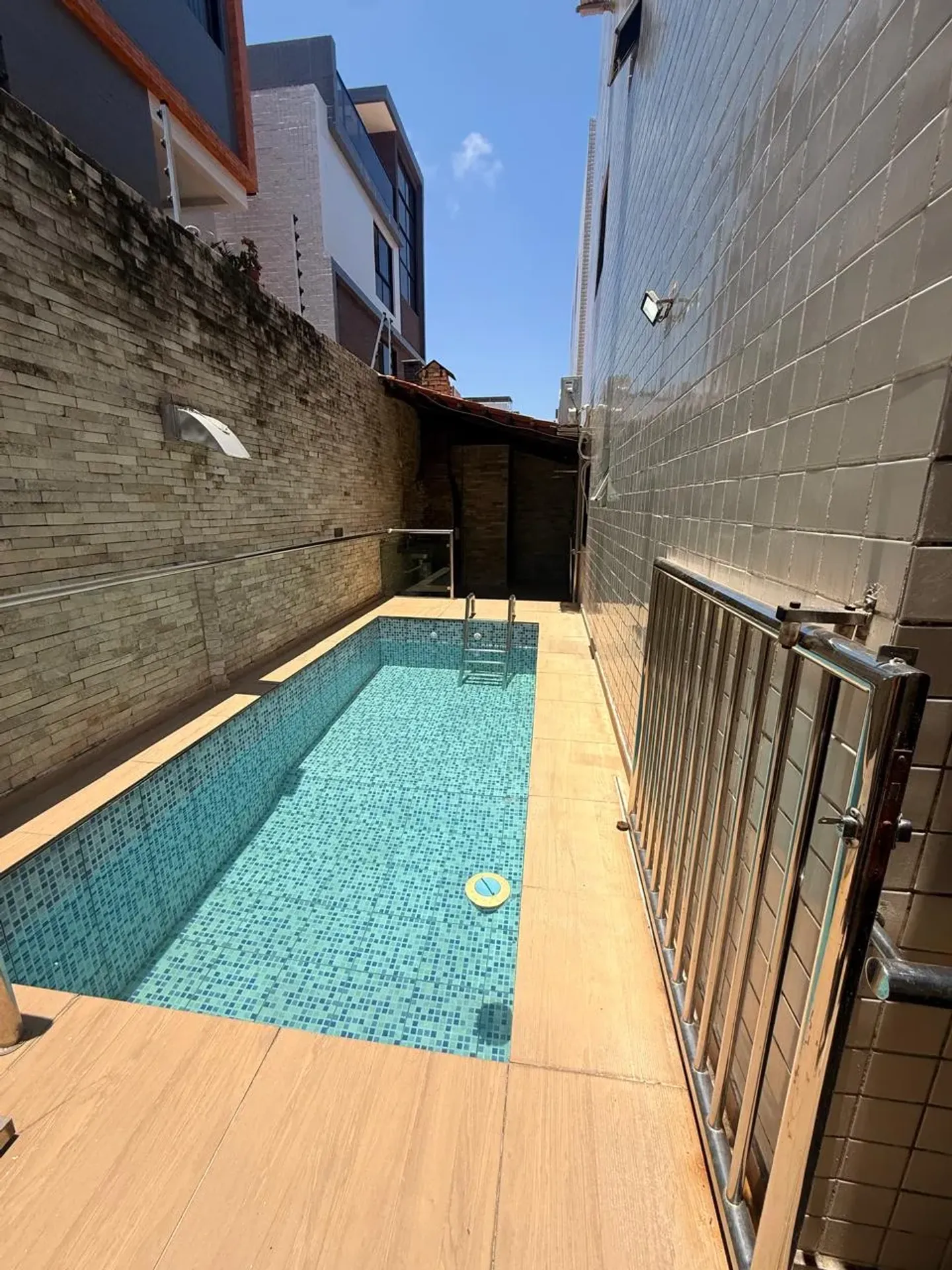 Балкон с грилем и 3 спальни: квартира 100 м² — photo 6