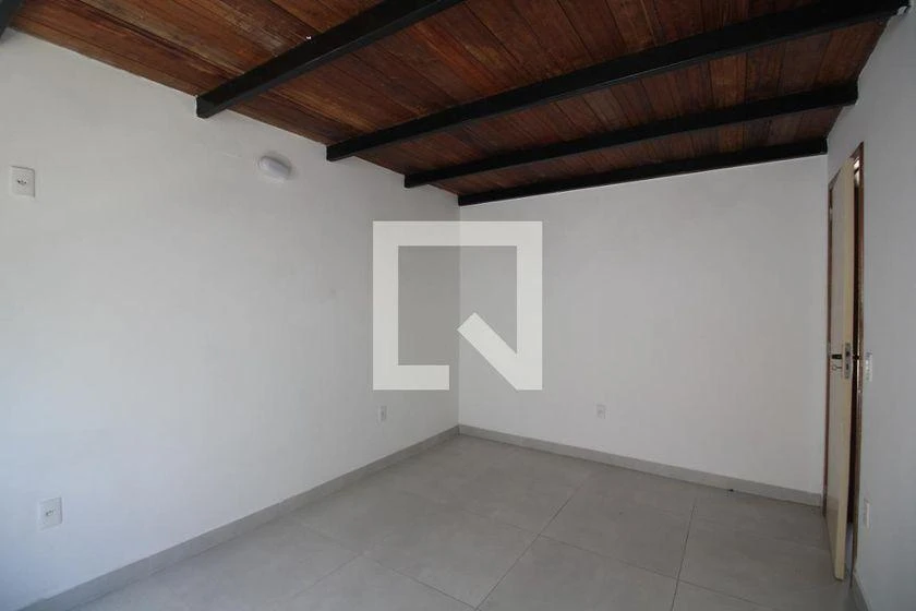 Rental house with 4 bedrooms and 340 m² — photo 15