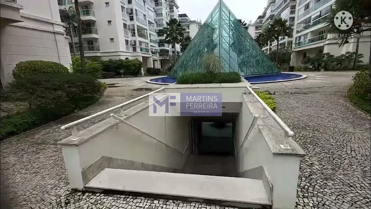 Furnished apartment with 3 bedrooms and an enclosed balcony — photo 23