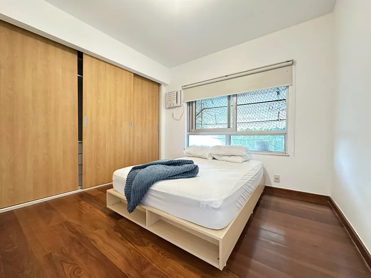 Apartment on the 4th floor with floor-to-ceiling windows — photo 6
