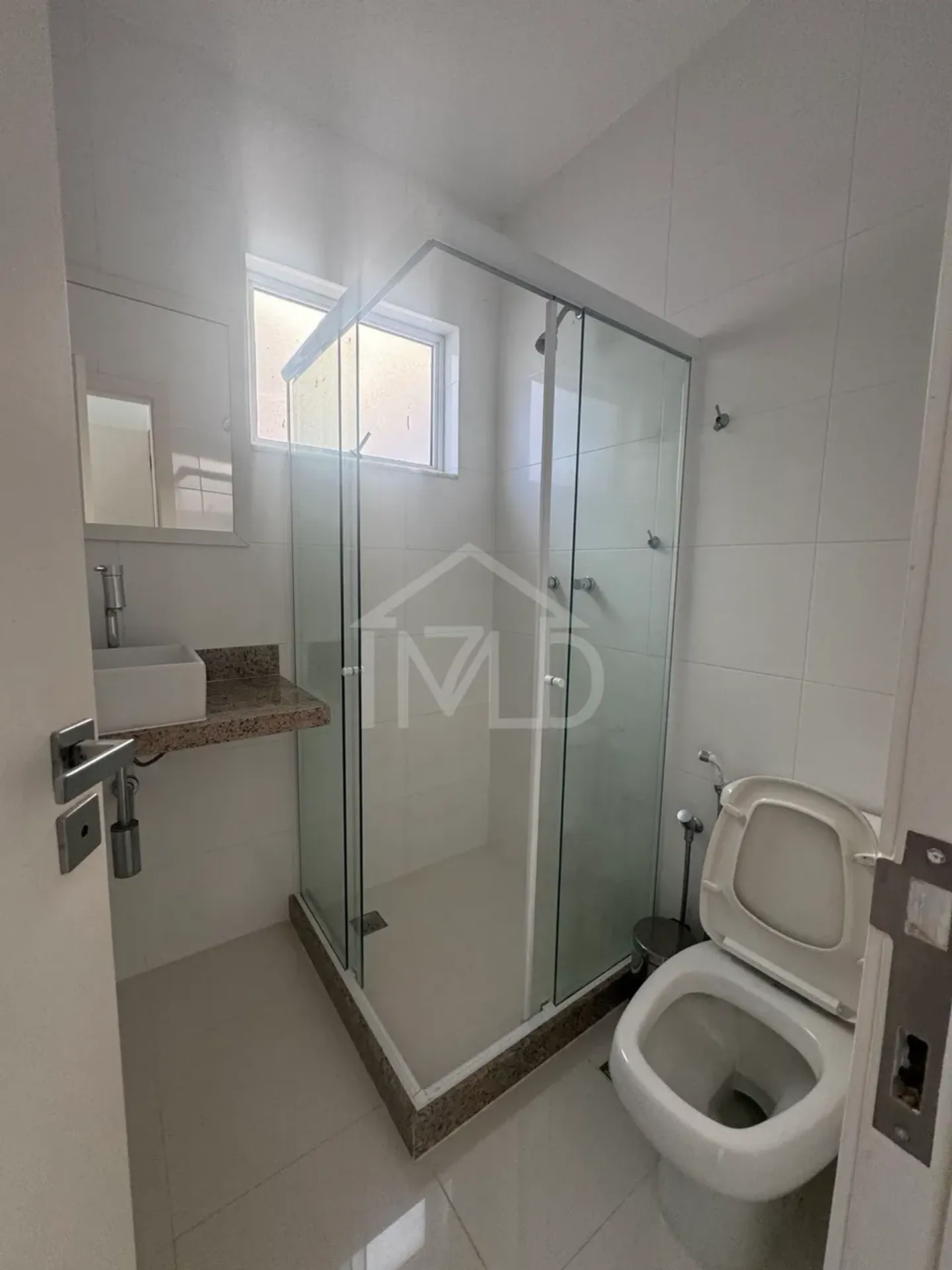 Casa com 4 suítes e 5 banheiros, 320 m² com churrasqueira — photo 32