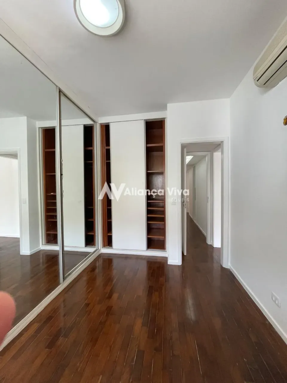 3-bedroom apartment with 1 suite and 4 bathrooms — photo 3