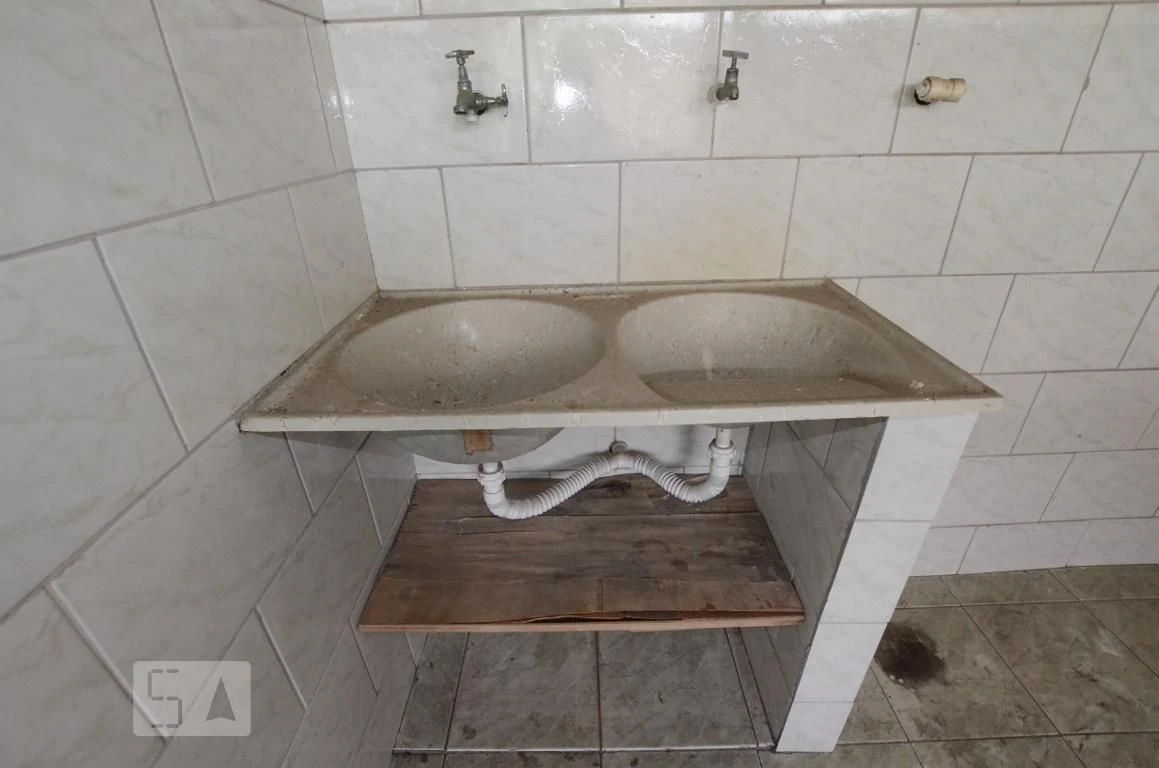 Casa sem mobília com 2 quartos, quintal e varanda — photo 25