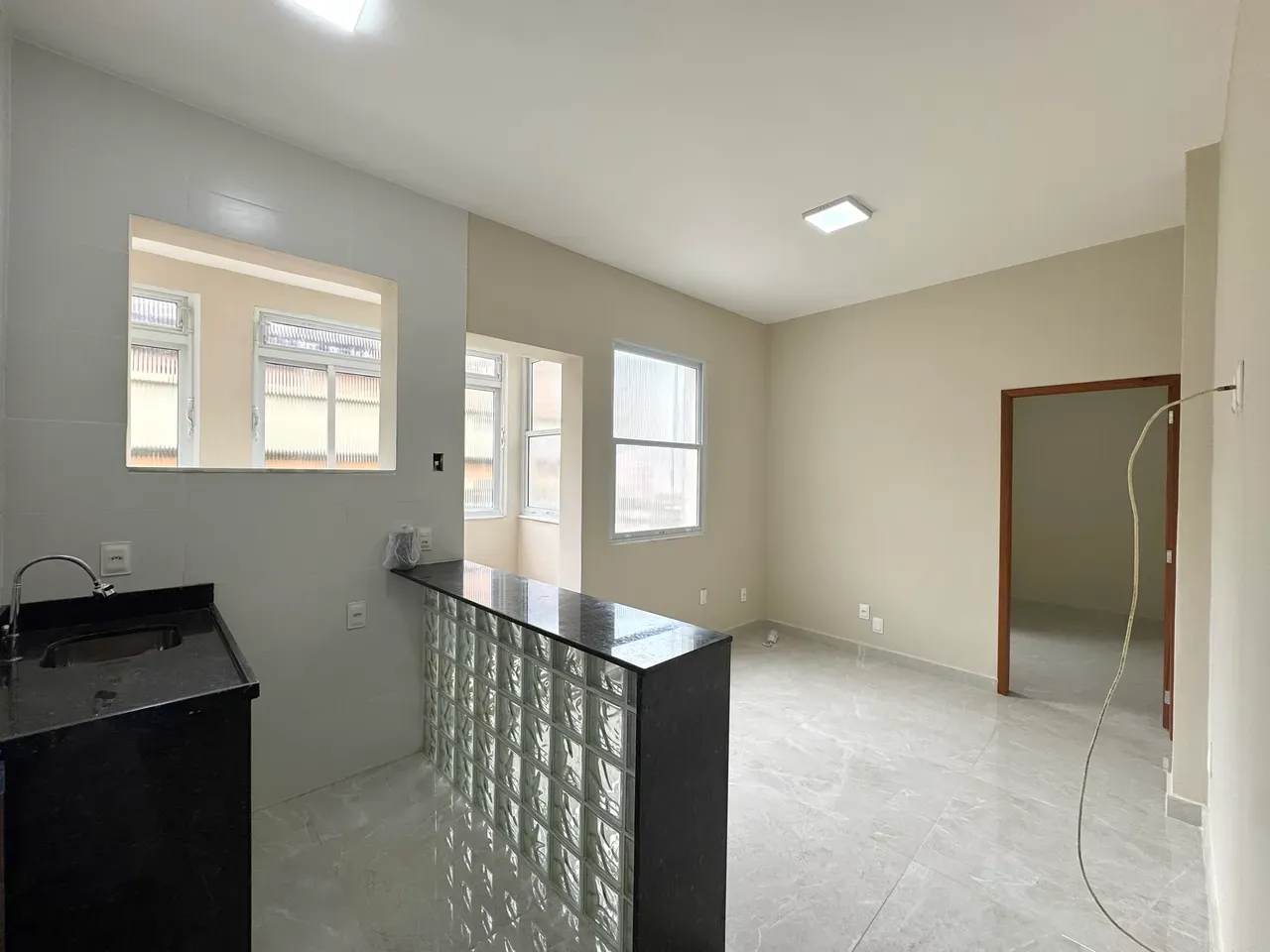 Glass-enclosed balcony in a one-bedroom apartment, 39 m² — photo 9