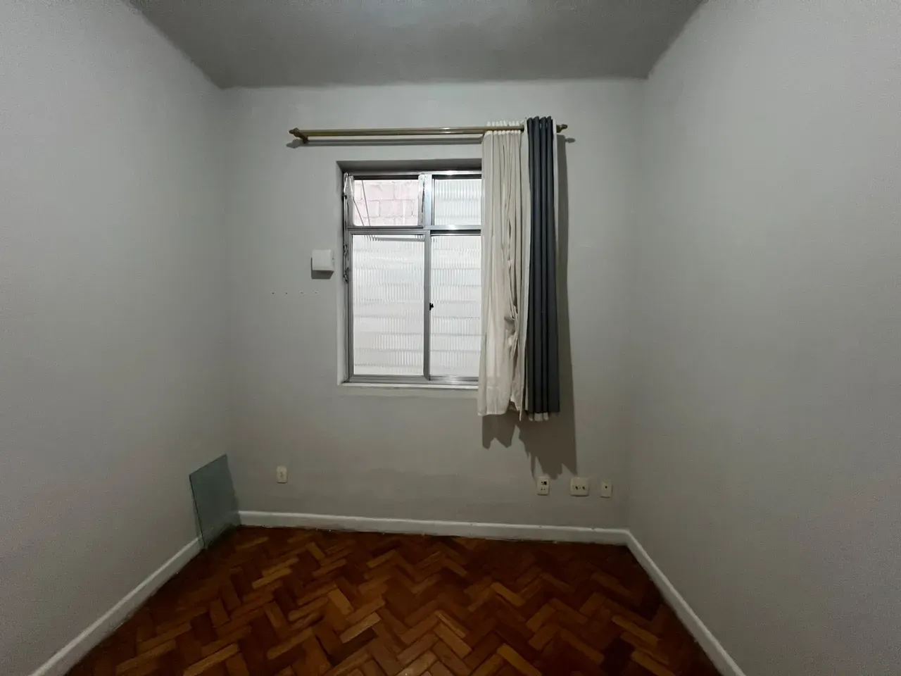 Apartment on the 2nd floor with wood or laminate floors — photo 9