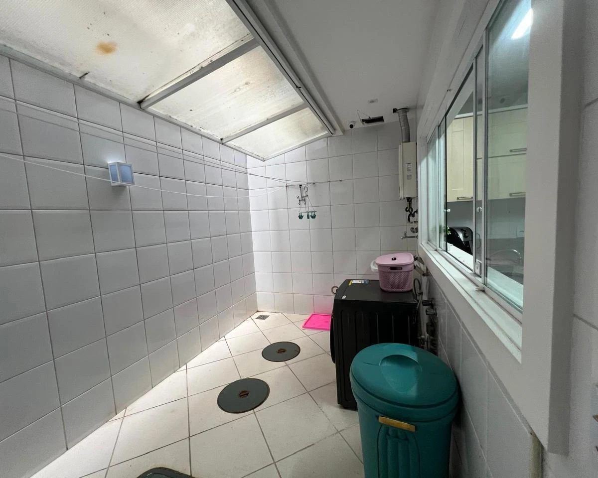 Casa mobiliada de 300 m² com 4 dormitórios e 5 banheiros — photo 9