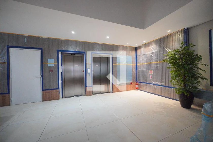 Wood or laminate floors in a one-bedroom apartment, 48 m² — photo 8