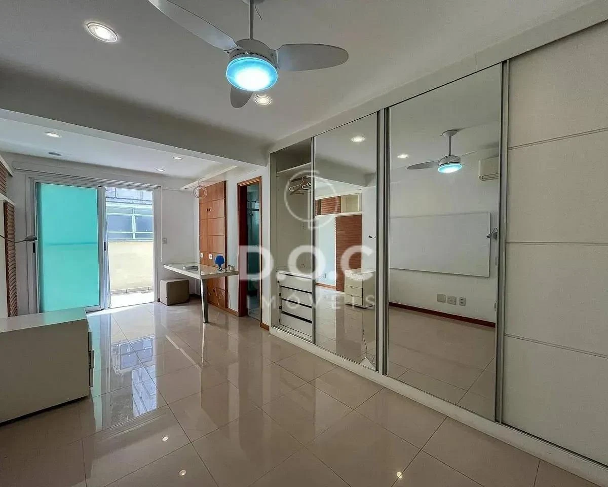 Furnished apartment, 160 m², with a walk-in closet