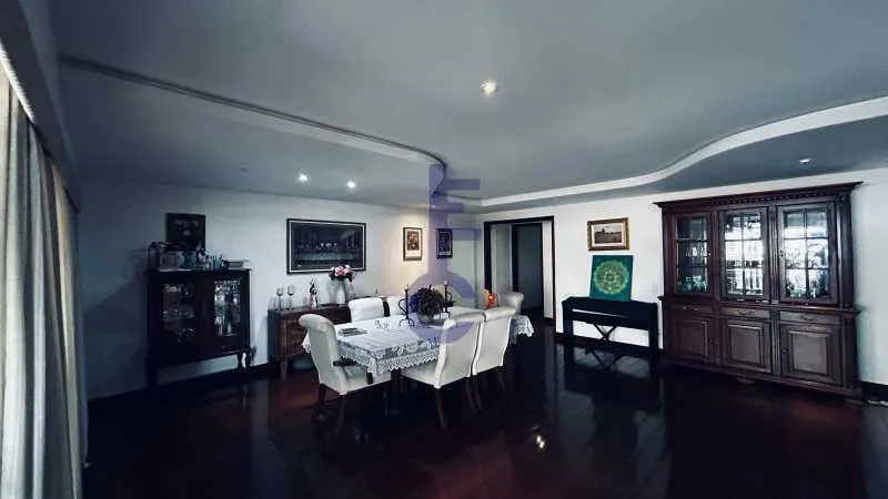 4-bedroom apartment with a grill on the balcony — photo 23