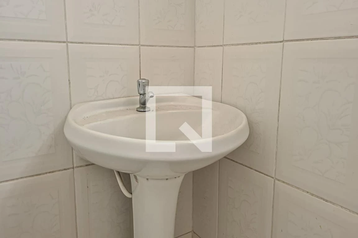 House with 3 bedrooms, 1 bathroom and 1 parking spot — photo 37