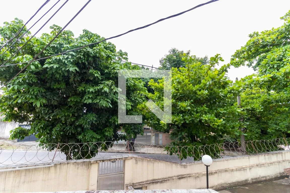 Furnished 2-bedroom apartment with private BBQ area — photo 18