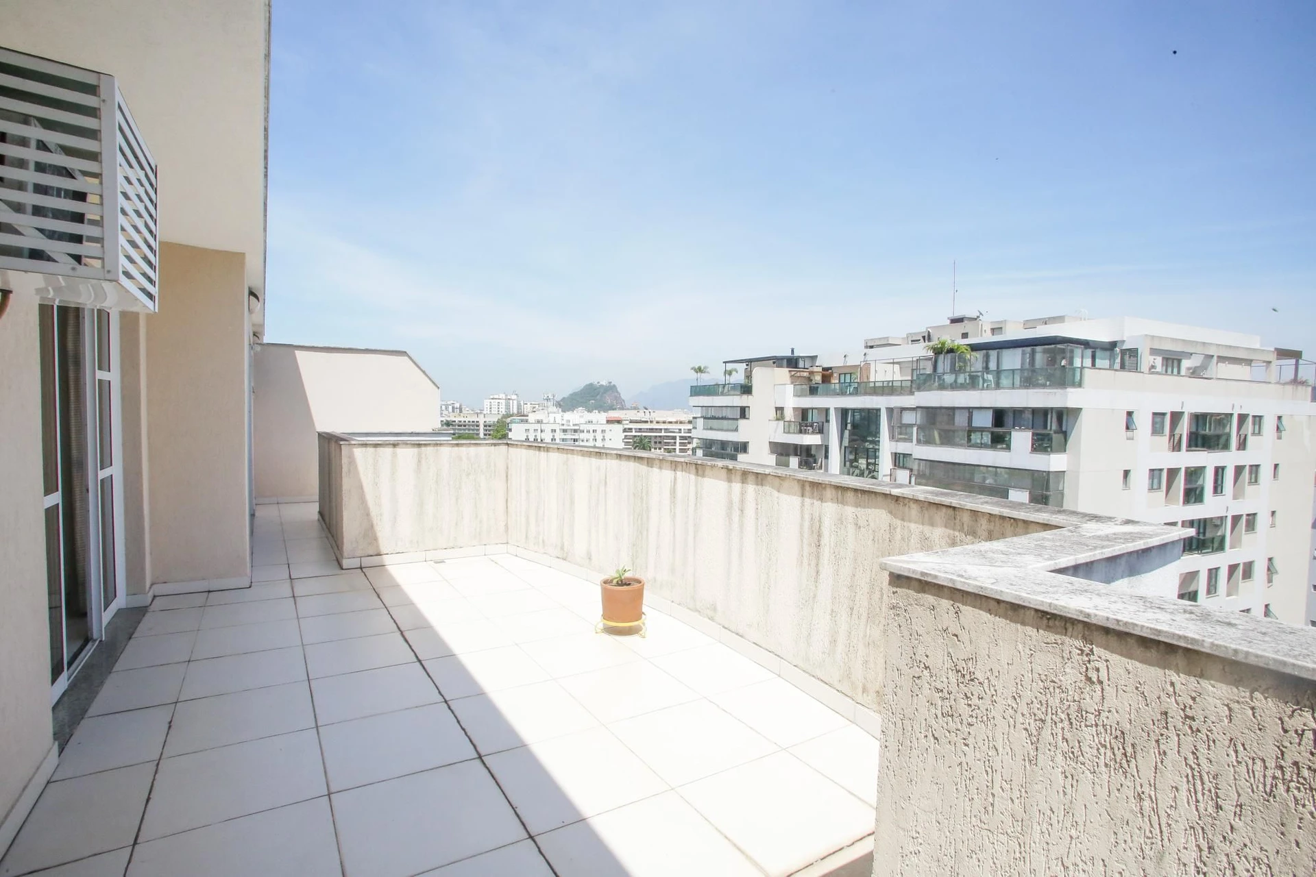 Apartamento mobiliado: 4 quartos, 4 banheiros e 2 vagas — photo 4