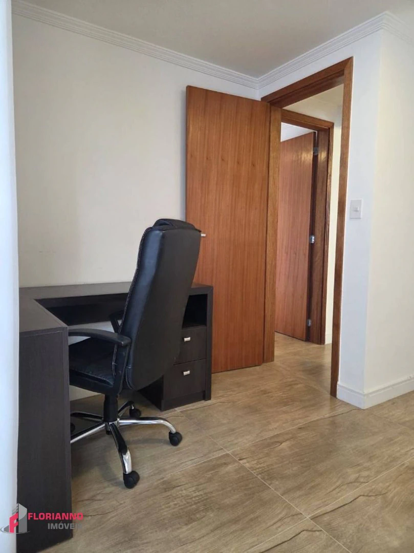 57 m² apartment with a dryer and a home office — photo 8
