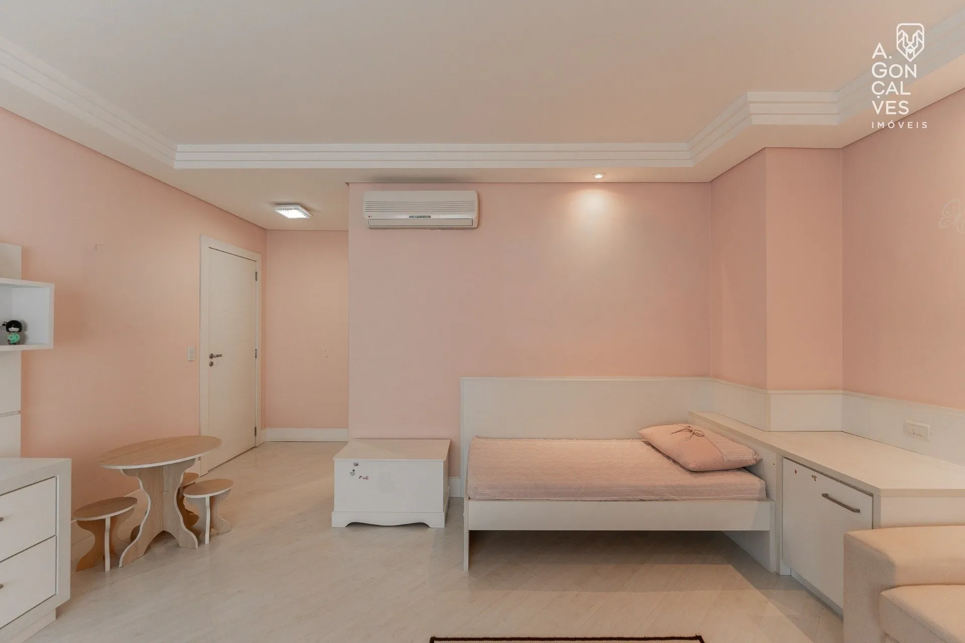 Furnished house with 3 bedrooms and 5 bathrooms — photo 22