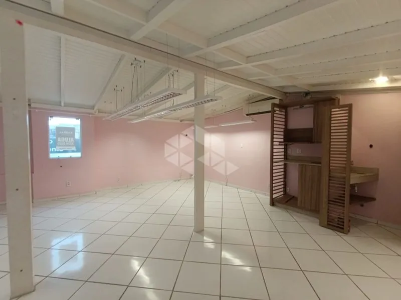80 m² studio with balcony and air conditioning — photo 6