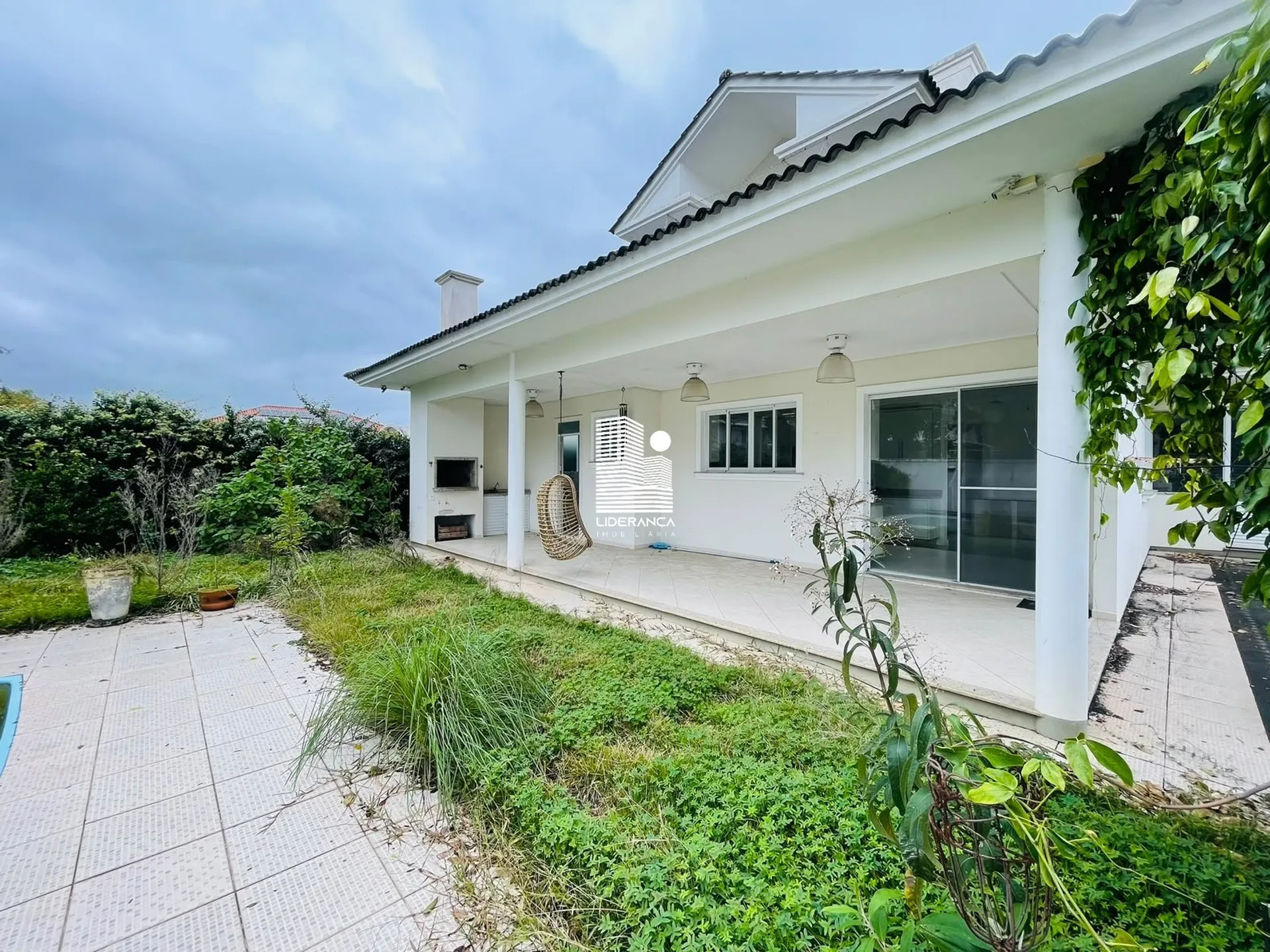450 m² house with 4 bedrooms and a private garden — photo 13