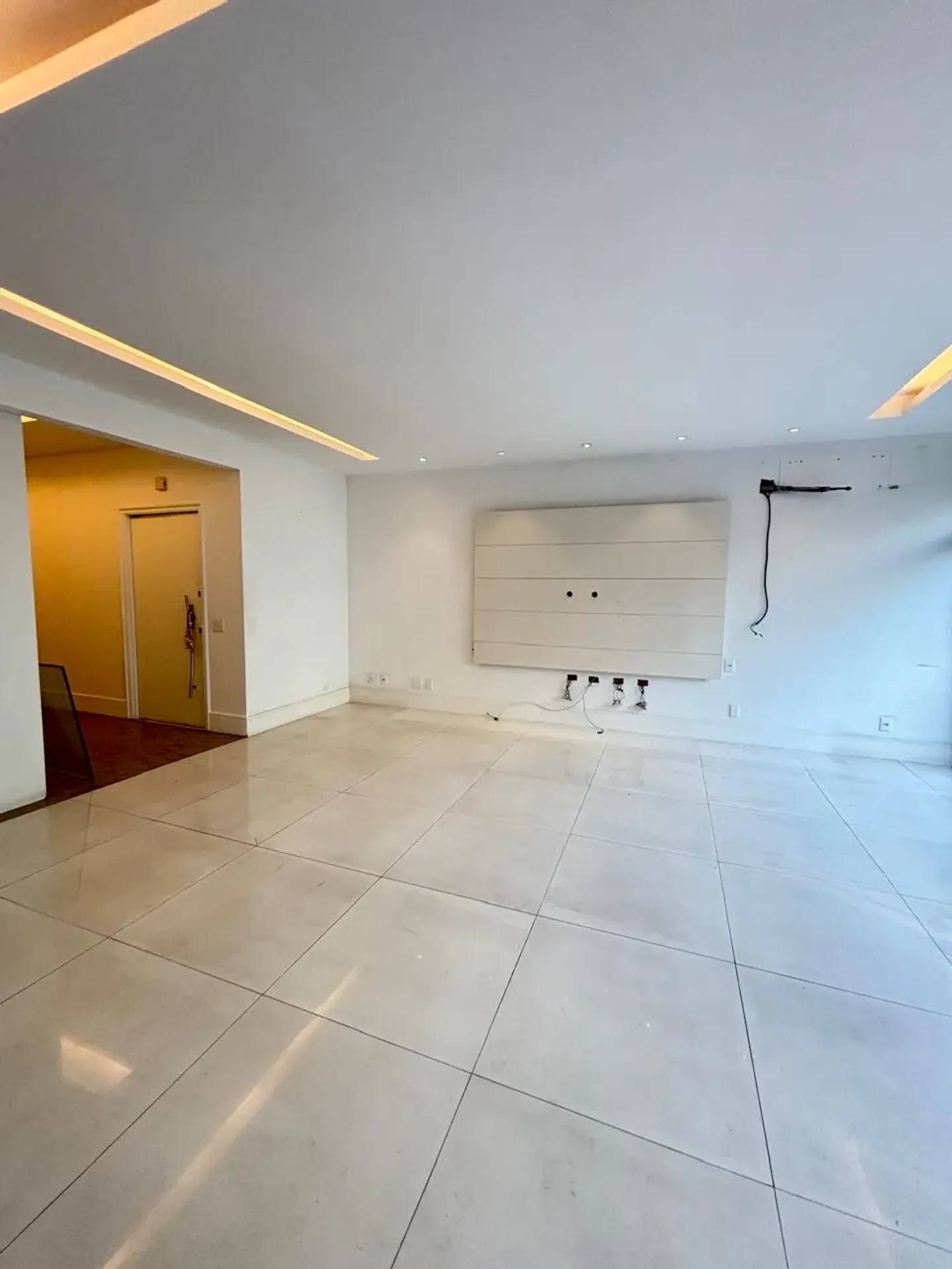 Apartamento sem mobília com ar-condicionado e 4 quartos — photo 2