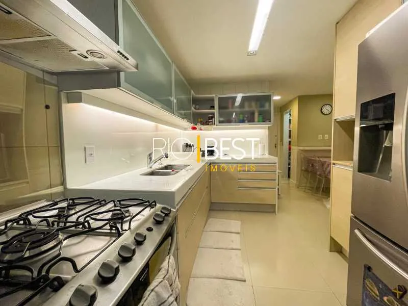 Apartamento de 4 quartos com cozinha integrada ao living — photo 24