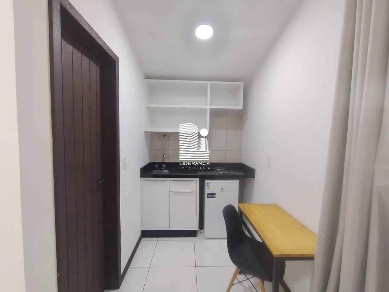 Furnished 15 m² studio with 1 bedroom and 1 bathroom — photo 2