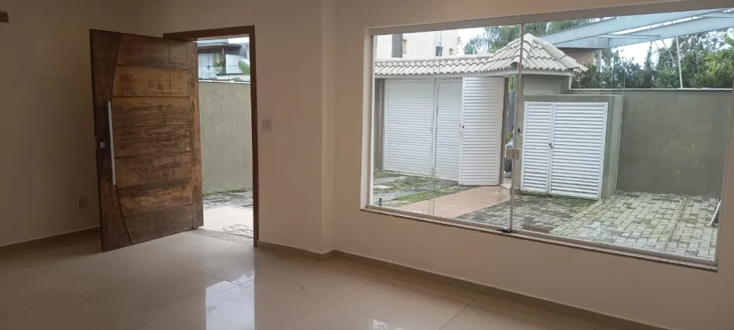 Casa com 5 quartos e 5 banheiros, cozinha com fogão a gás — photo 6
