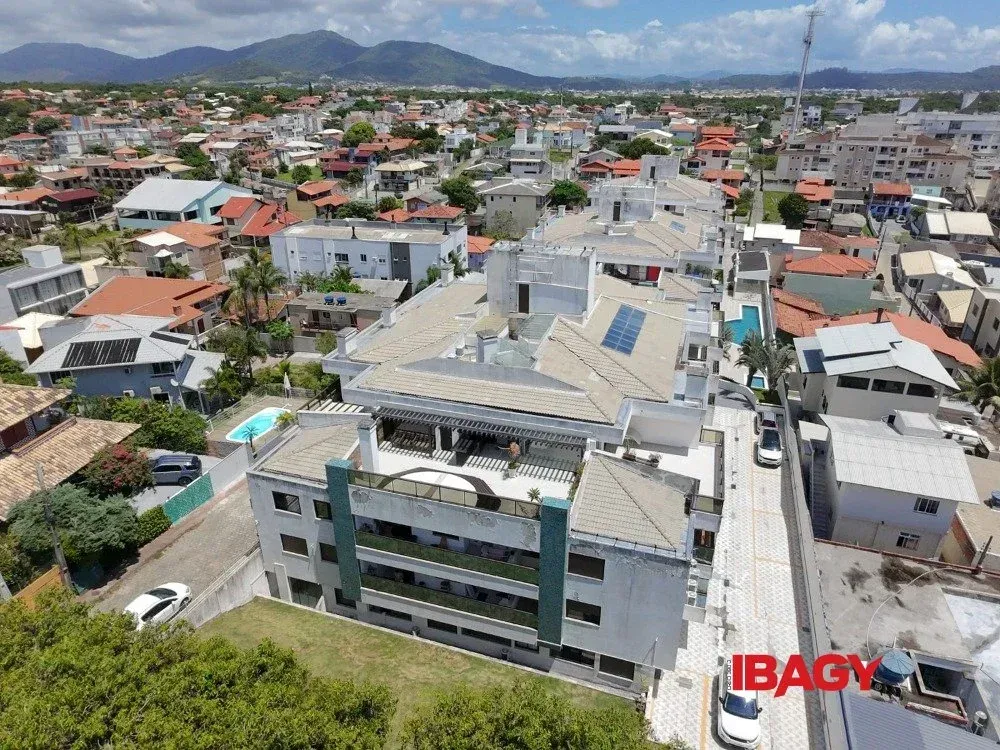 Квартира с 3 спальнями, 102 м², 1 ванная и 2 места — photo 52