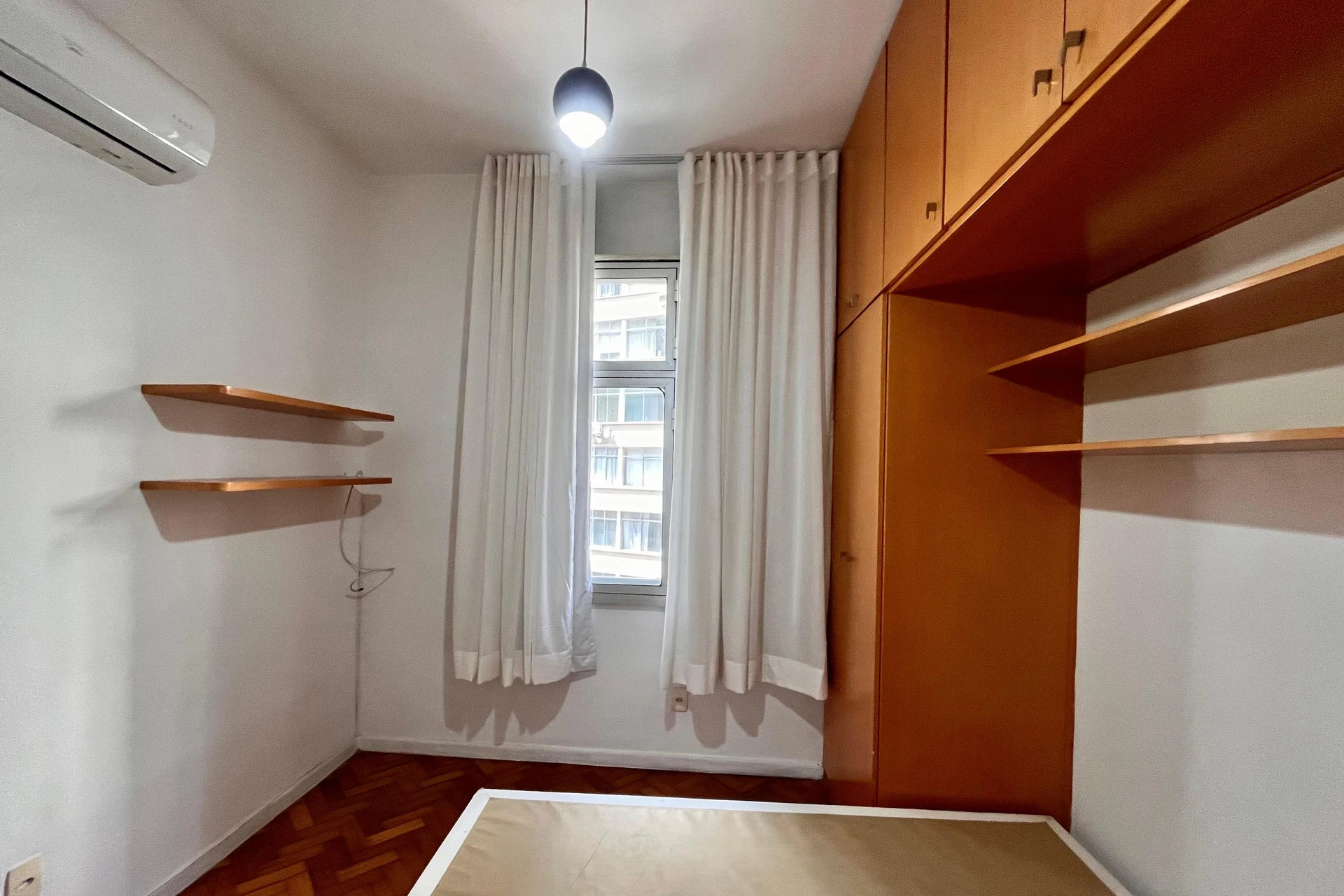 Apartamento sem mobília com 2 quartos e cozinha americana — photo 18