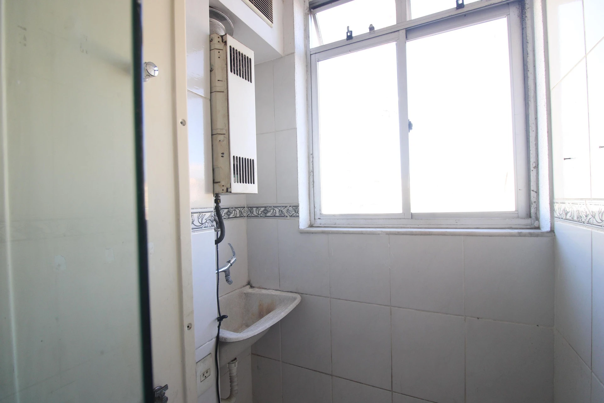 3-bedroom apartment with an en-suite and balcony — photo 13