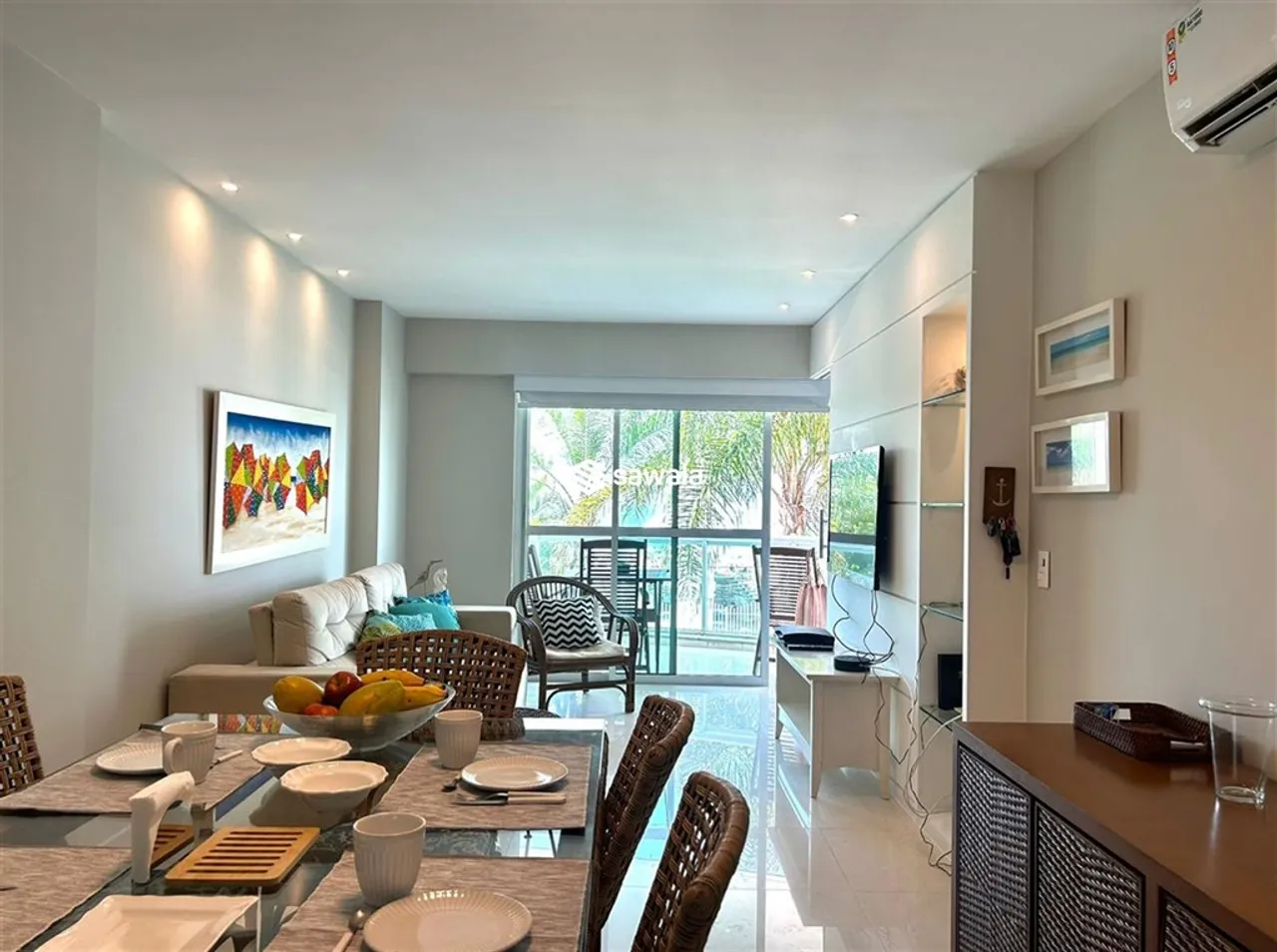 Apartment with 2 bedrooms and enclosed glass balcony