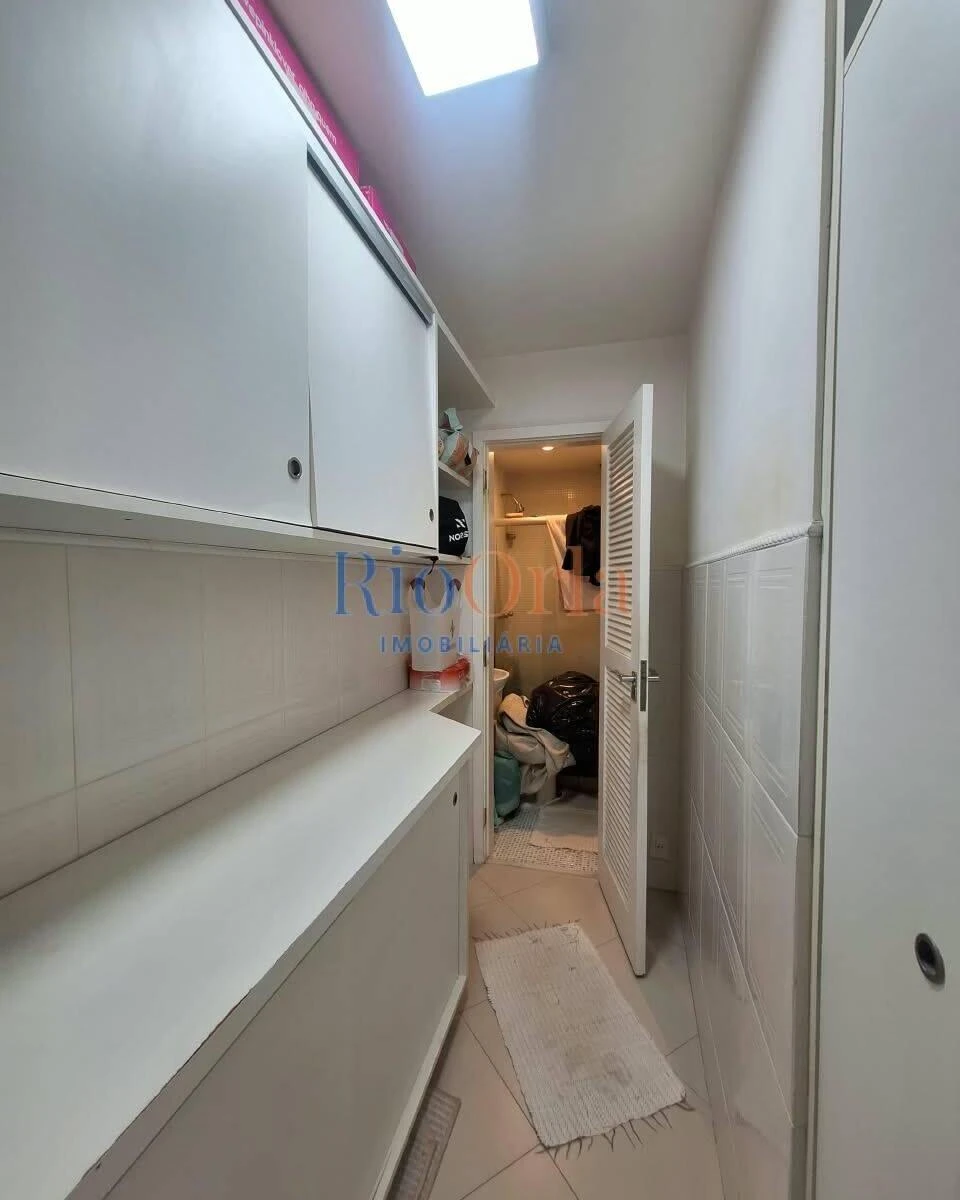 Floor-to-ceiling windows in a 4-bedroom apartment, 156 m² — photo 45