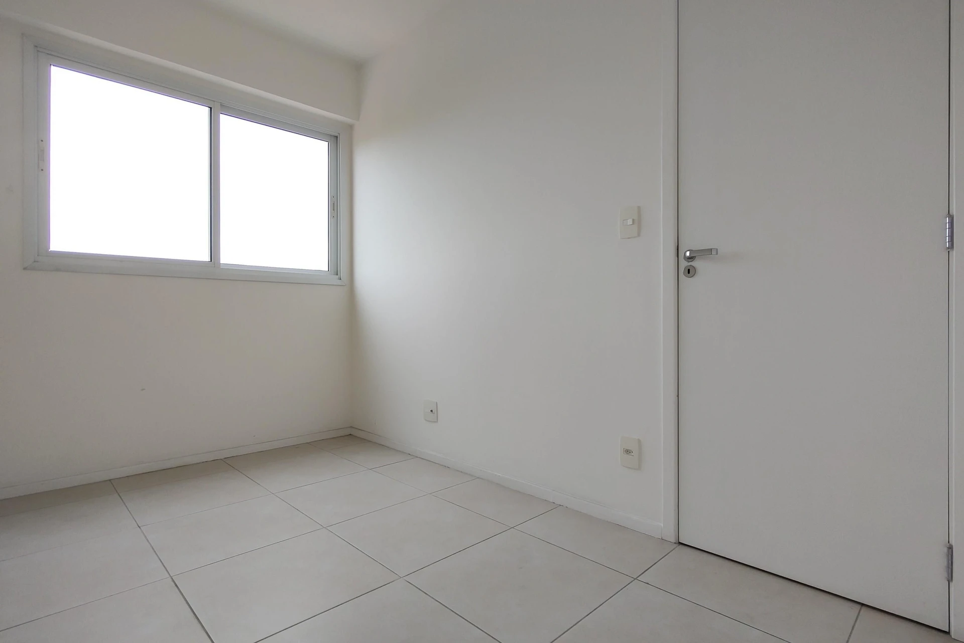 Apartamento sem mobília com 2 quartos e varanda — photo 68
