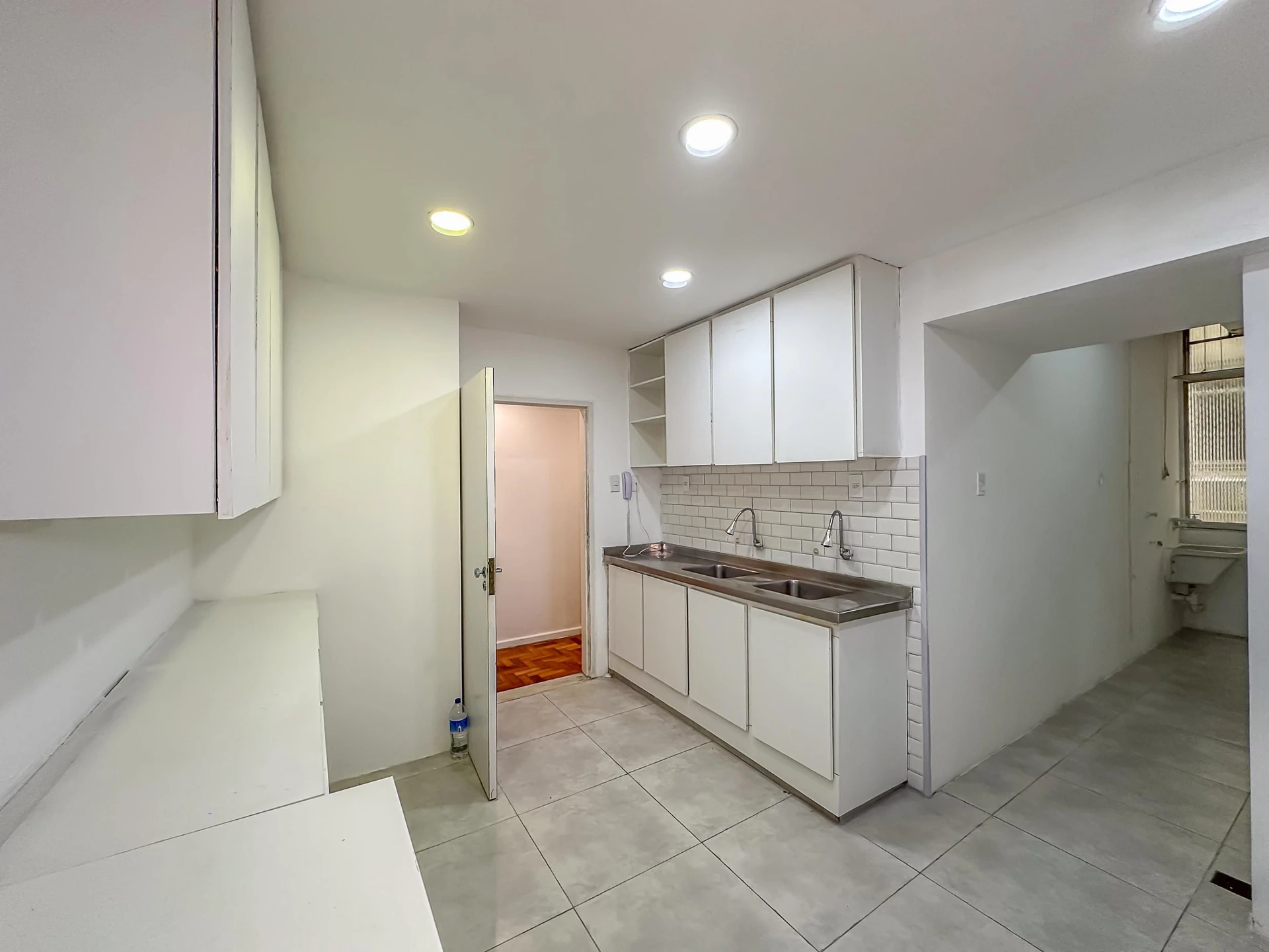 Apartment with 3 bedrooms, 1 en-suite and separate kitchen — photo 2