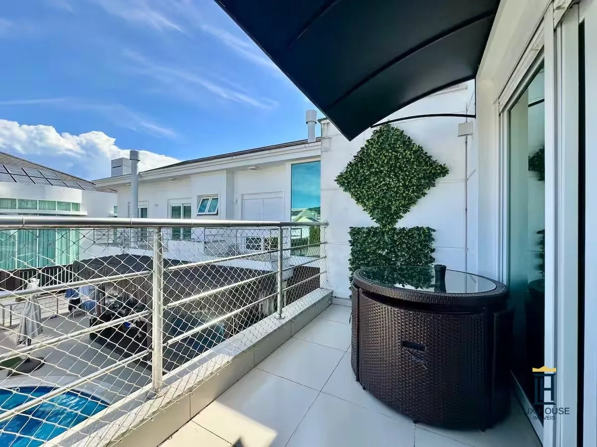 6-bedroom house with a bathtub in Florianópolis — photo 42