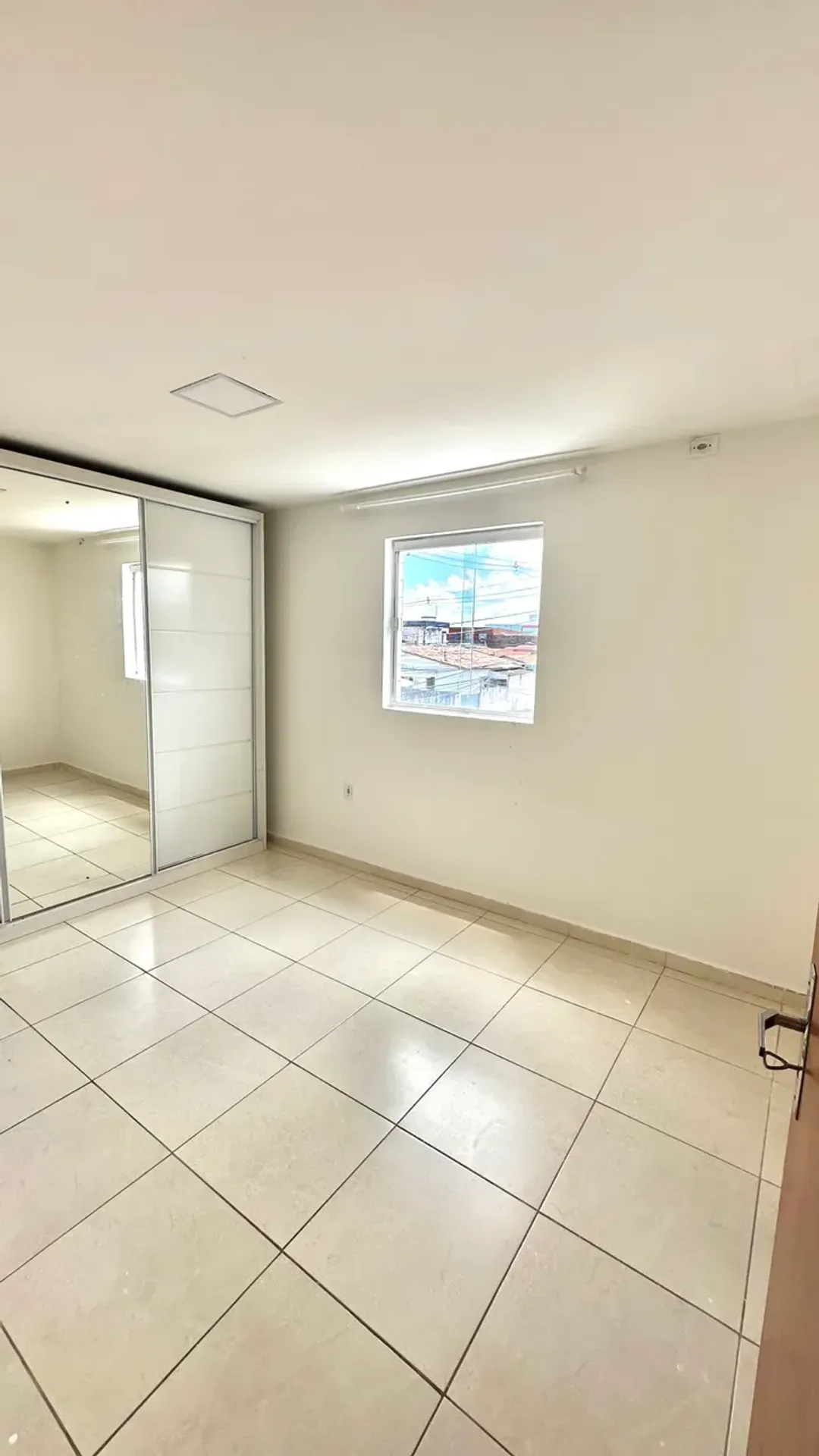 2-bedroom apartment, 1 with its own bathroom, 48 m² — photo 4