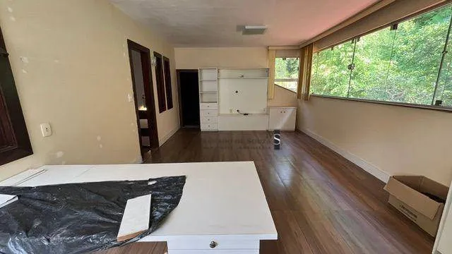Furnished house, 395 m², with a glass-enclosed balcony — photo 5