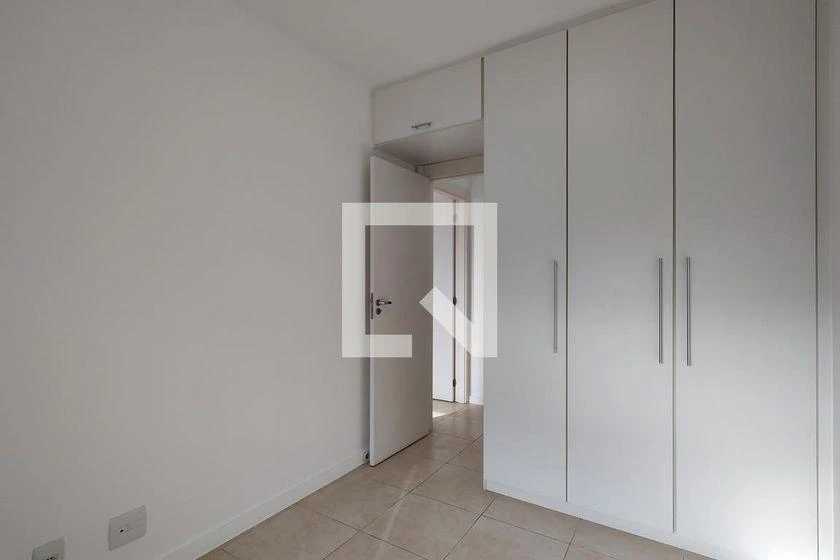 2-bedroom apartment in a building with a gym — photo 18