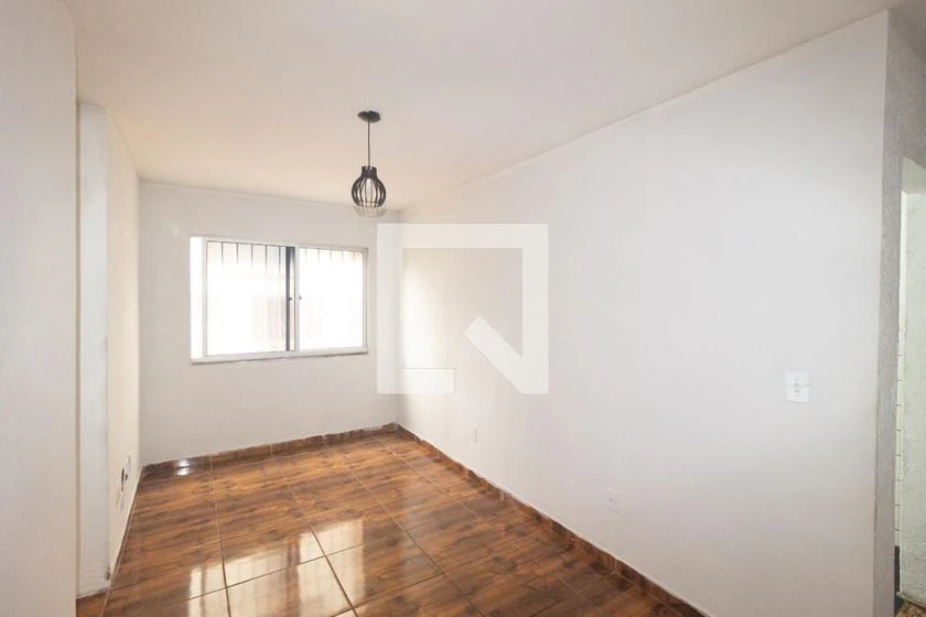 Apartamento de 2 quartos com piso de cerâmica e vaga — photo 3