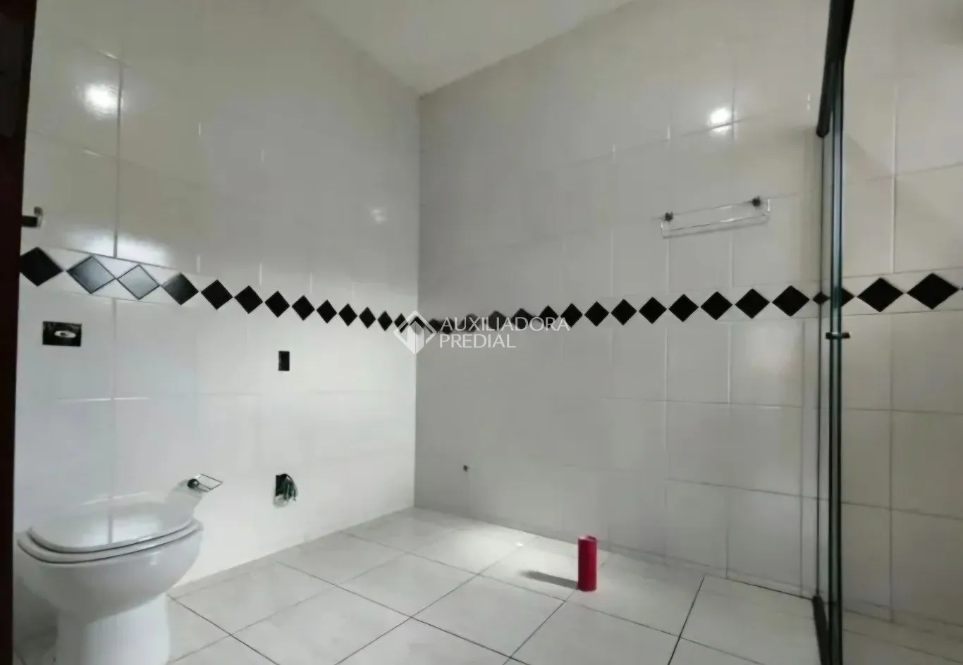 House with 3 bedrooms and open-plan kitchen — photo 11