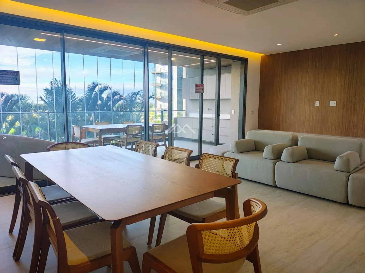4-bedroom unfurnished apartment with glassed balcony — photo 10