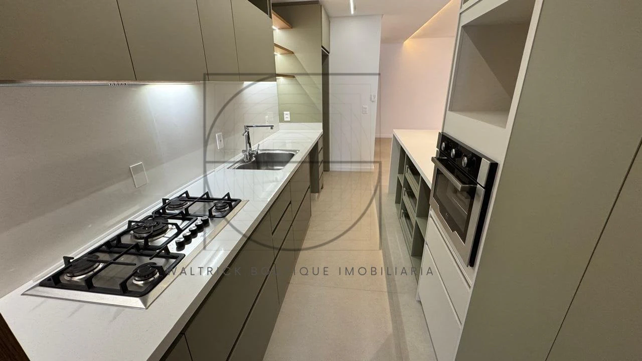 Apartment, 132 m², with a walk-in closet — photo 3