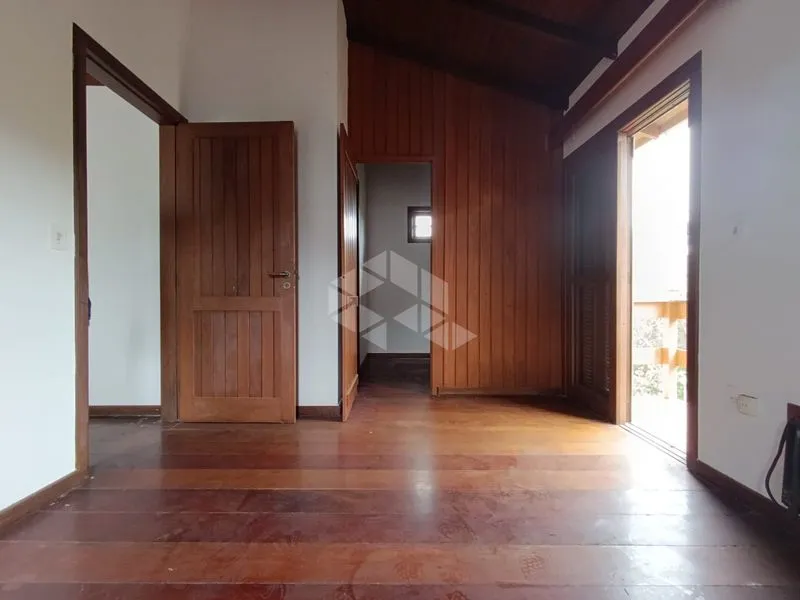 Furnished 360 m² house with 3 bedrooms and 6 parking spaces — photo 5